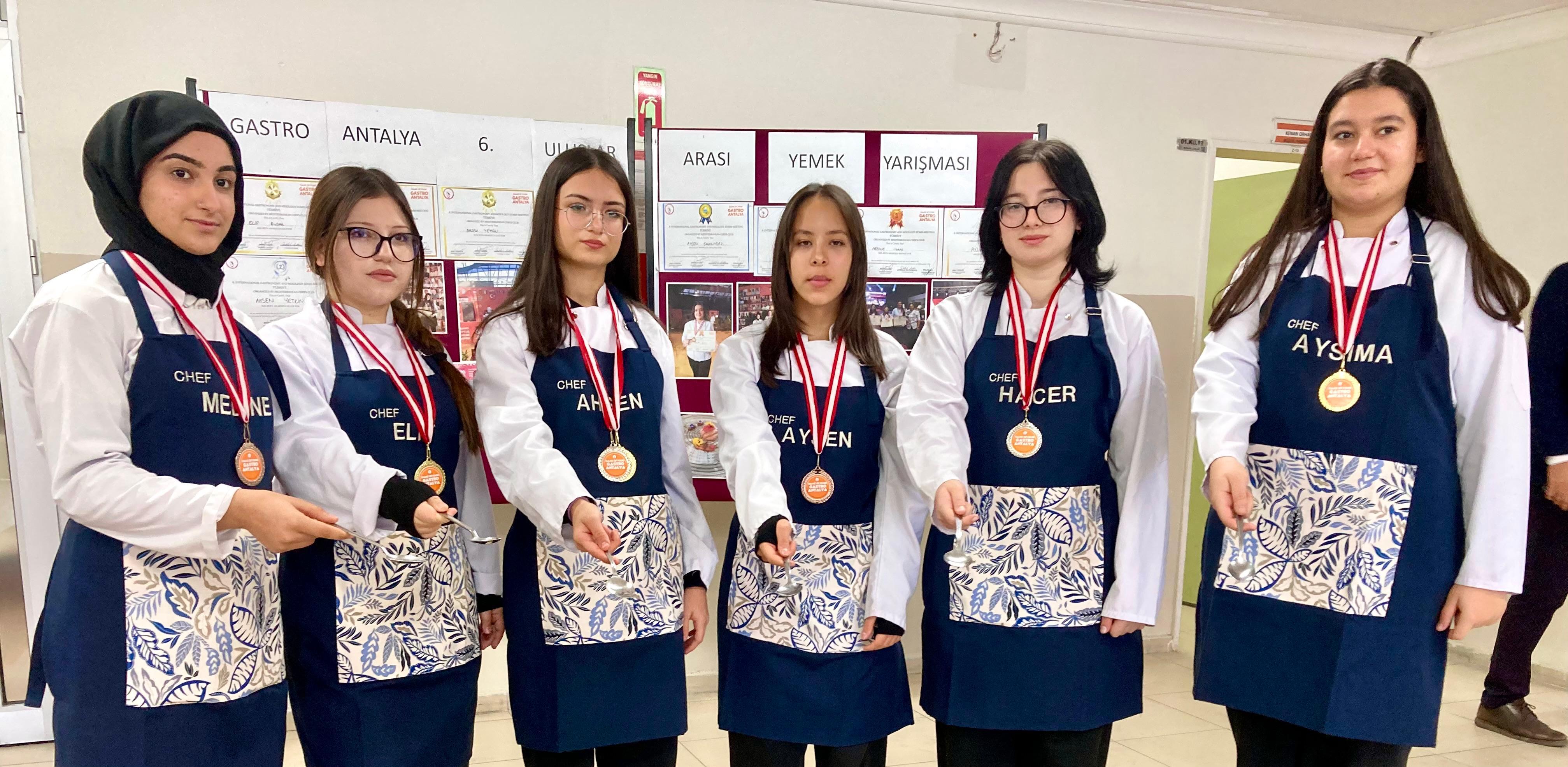 Damak Tadında 42 Ülkeyi Geri Bıraktılar, Manisa’ya Şampiyon Döndüler