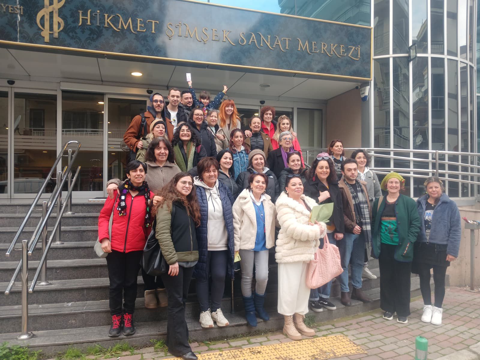 Zmir Mor Dayanışma Derneği Üyeleri