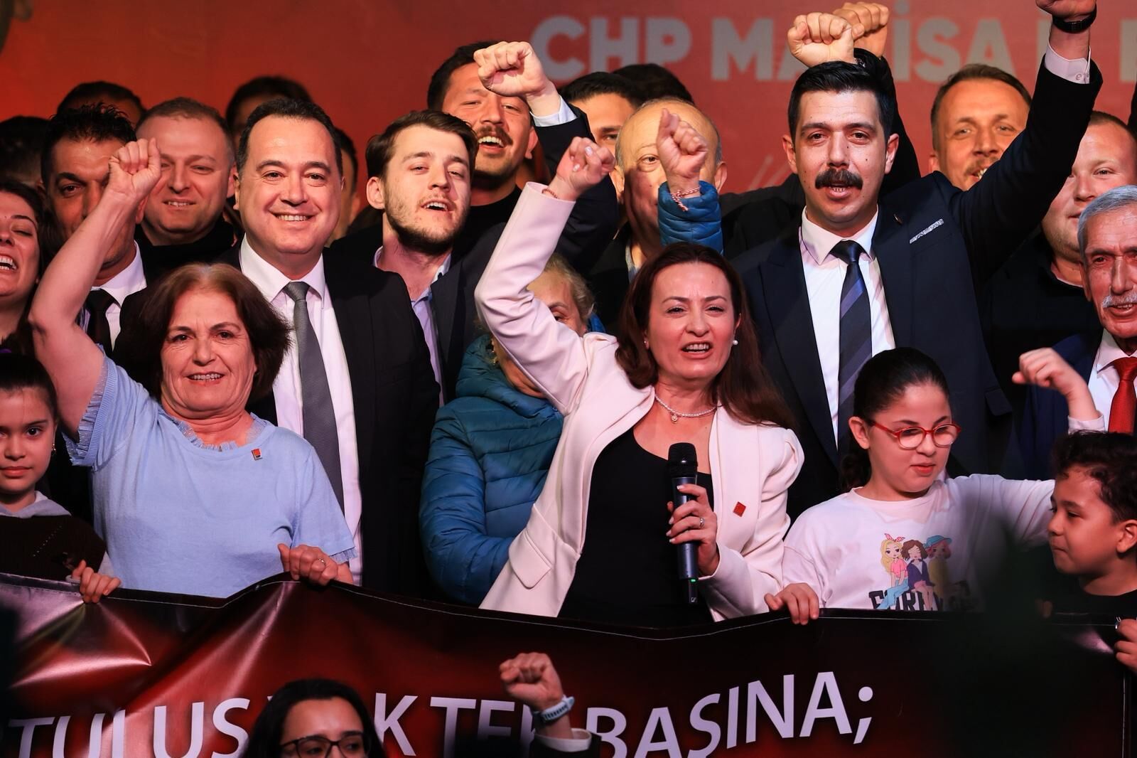 Chp Manisa Örgütünden Miting Gibi Bayramlaşma