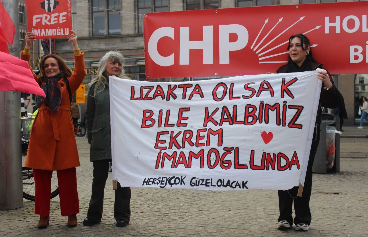 Hollanda'da Demokrasi Mitingi