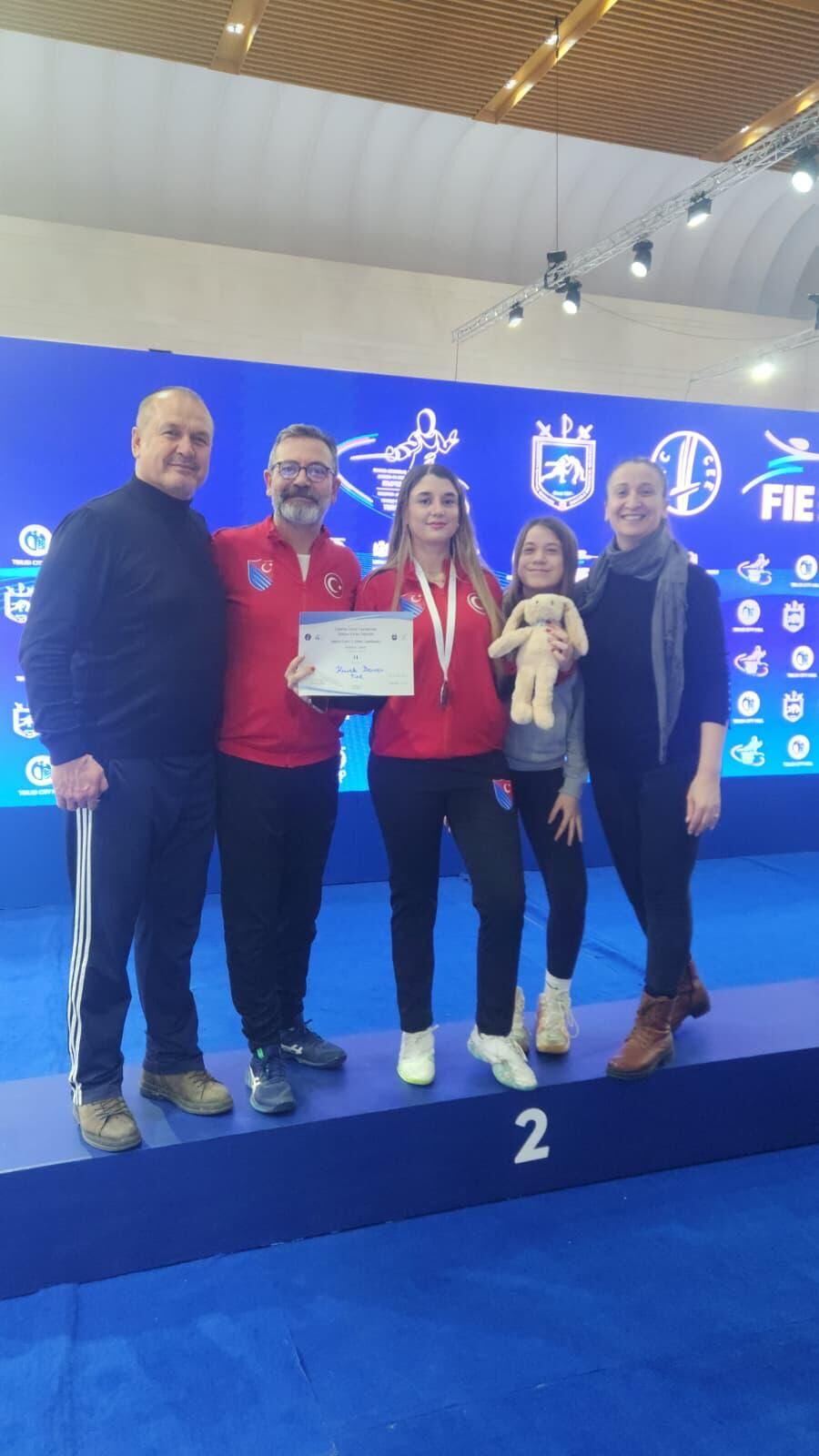 Kadın Eskrim Takım 103 Yıllık Federasyona Tarihi Başarı Yaşattı