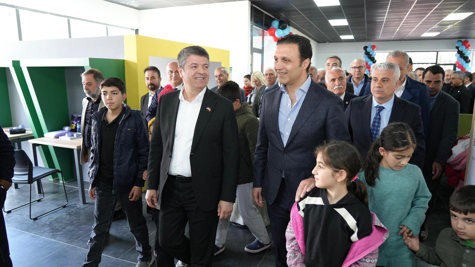 Adıyaman’da Mehmet Sadık Gürsoy Kütüphanesi Açıldı (2)-1