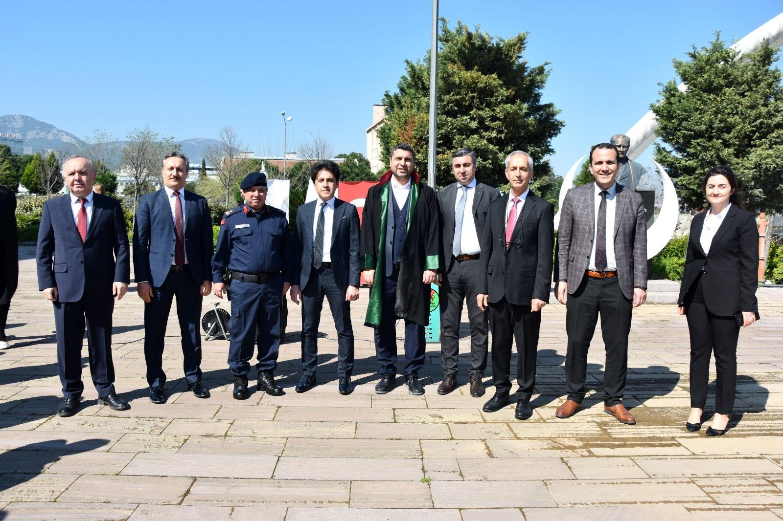 Manisa'da Avukatlardan 5 Nisan Kutlaması (2)